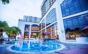 โรงแรมแกรนด์ ริเวอร์วิว